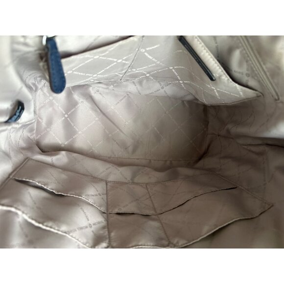 Michael Kors Navy Leather Tote Handbag With Silver MK Charm & Zipper Closure - Picture 7 of 14